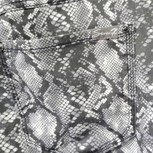 Seven7, python print hight waist jeans - Picture 6 of 9